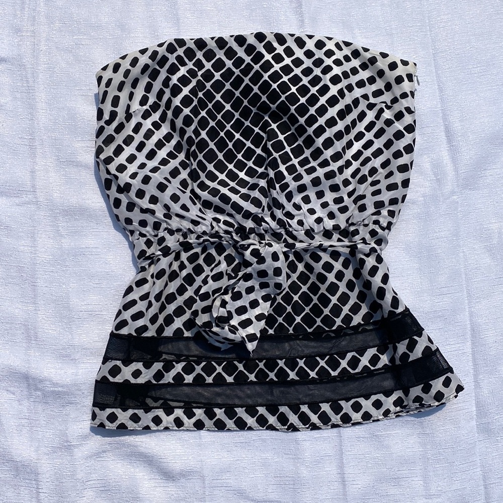 Black and white strapless top